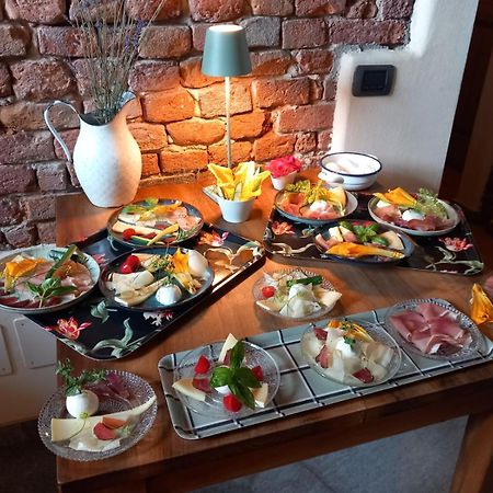לודי Agriturismo Cascina Pezzolo מראה חיצוני תמונה