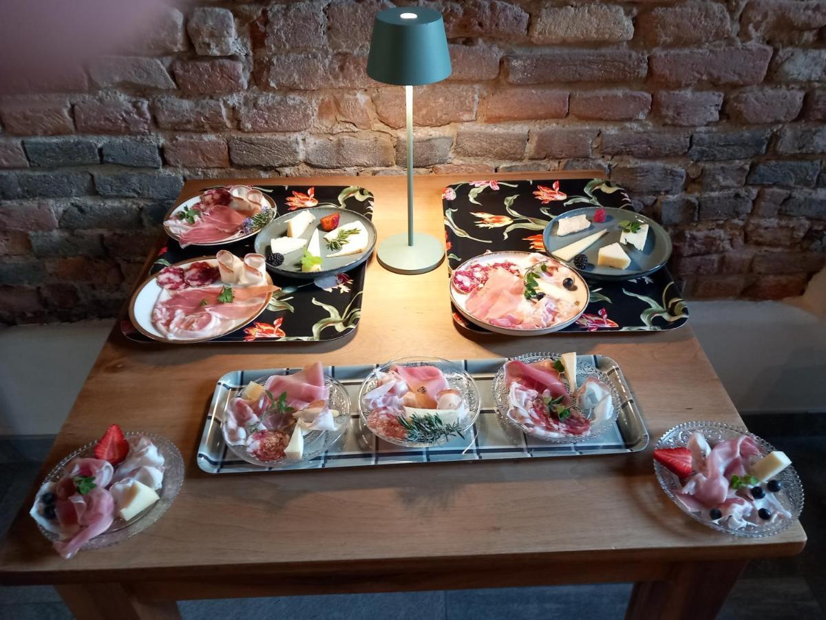 לודי Agriturismo Cascina Pezzolo מראה חיצוני תמונה