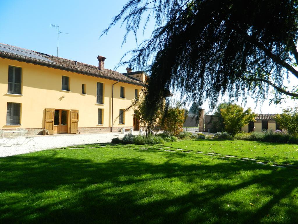 לודי Agriturismo Cascina Pezzolo מראה חיצוני תמונה