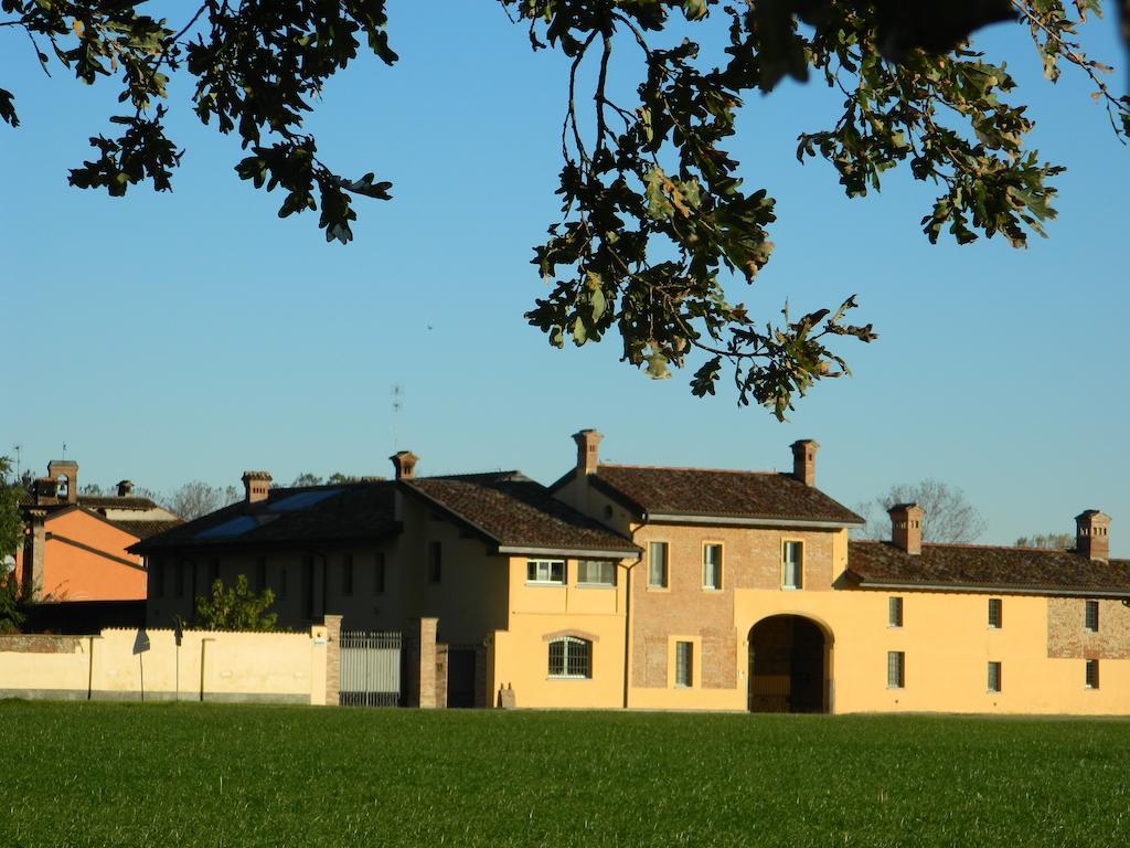 לודי Agriturismo Cascina Pezzolo מראה חיצוני תמונה