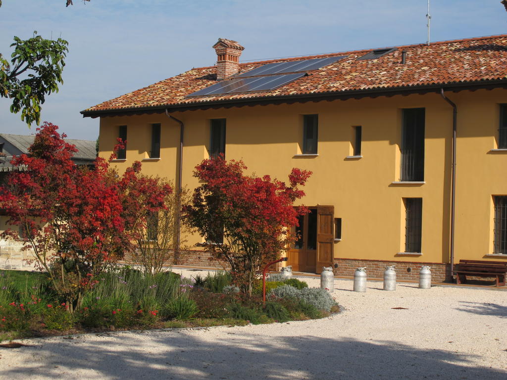 לודי Agriturismo Cascina Pezzolo מראה חיצוני תמונה