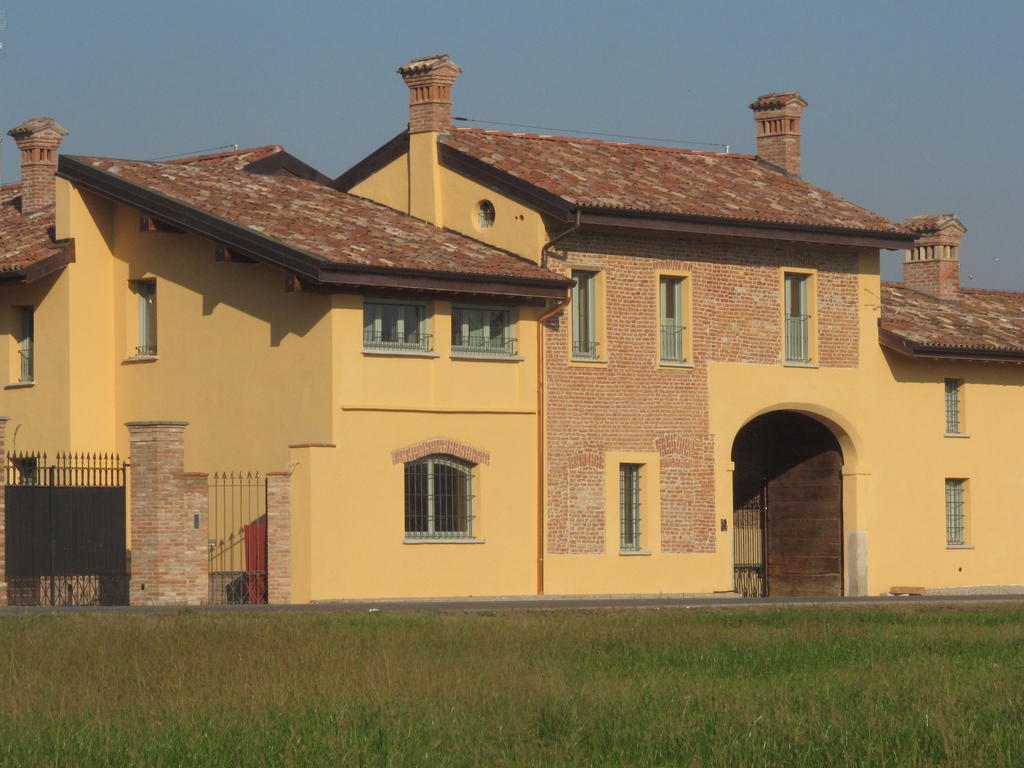 לודי Agriturismo Cascina Pezzolo מראה חיצוני תמונה