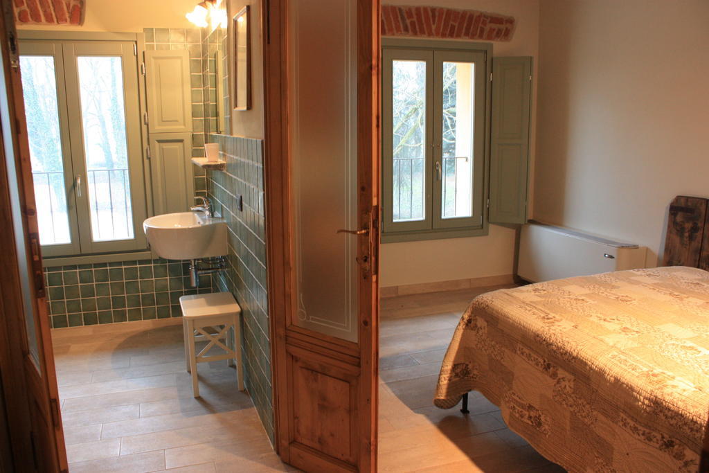 לודי Agriturismo Cascina Pezzolo מראה חיצוני תמונה